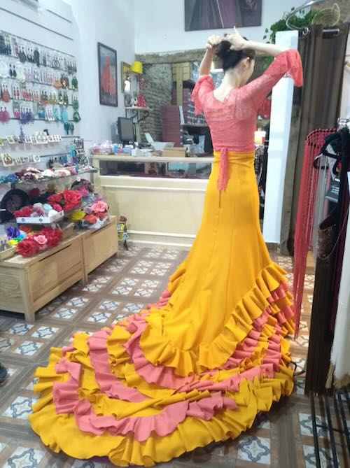 Alternating colours from Flamenco y Mas
