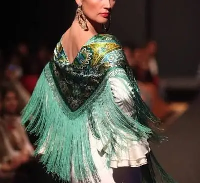 shawl, manton, buying guide, flamenco dance